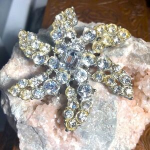 Vintage Rhinestone Star Brooch